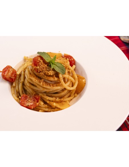 spaghetti con bottarga di tonno rosso e pomodorini