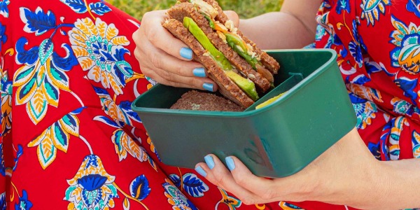 Club sandwich integrale con tonno e avocado
