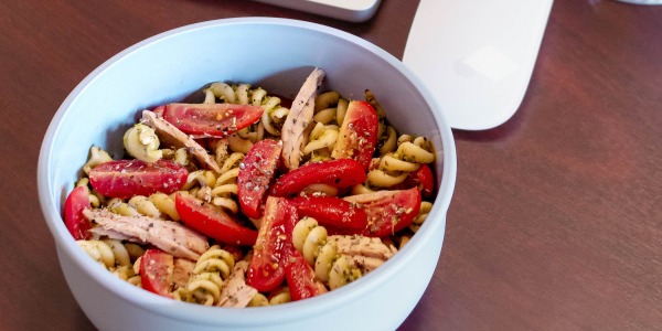 Fusilli con tonno e pesto di rucola